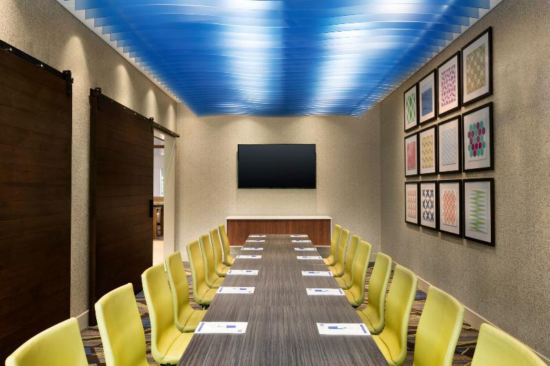 Holiday Inn Express & Suites - Omaha Downtown - Airport By Ihg Exterior photo